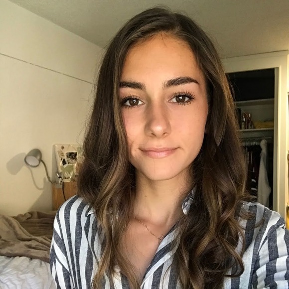 Meet your Posher, Makayla - Picture 1 of 1